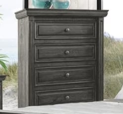 Elements International Condesa Grey Chest
