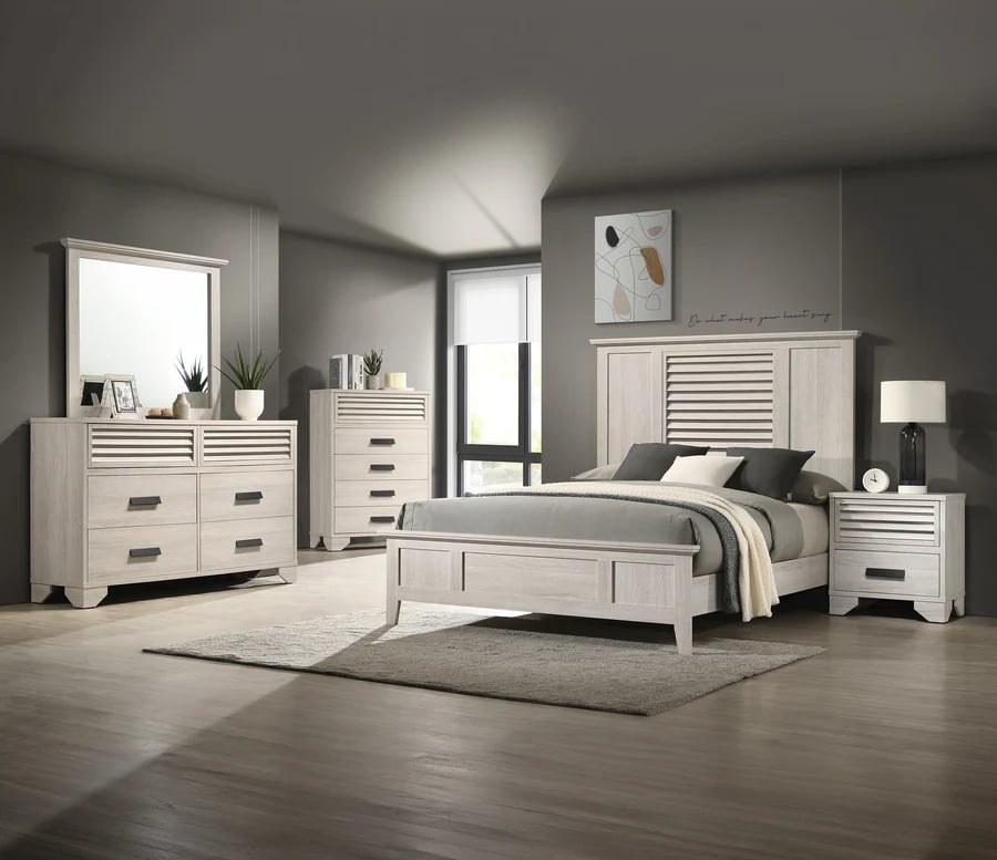 Crown Mark Sarter: White Bed