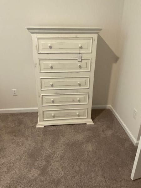 Chalet: Nero White — Chest