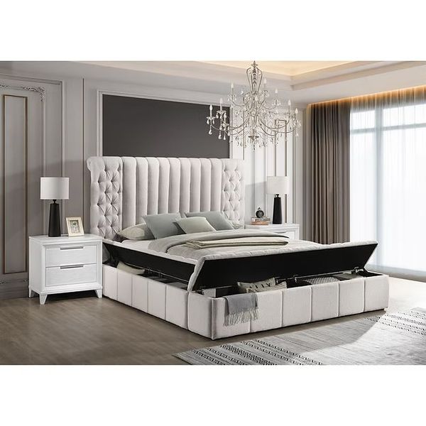 Danbury:Storage Boucle